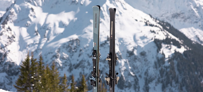 skis